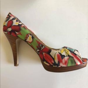 Nine West Peep Toe heels